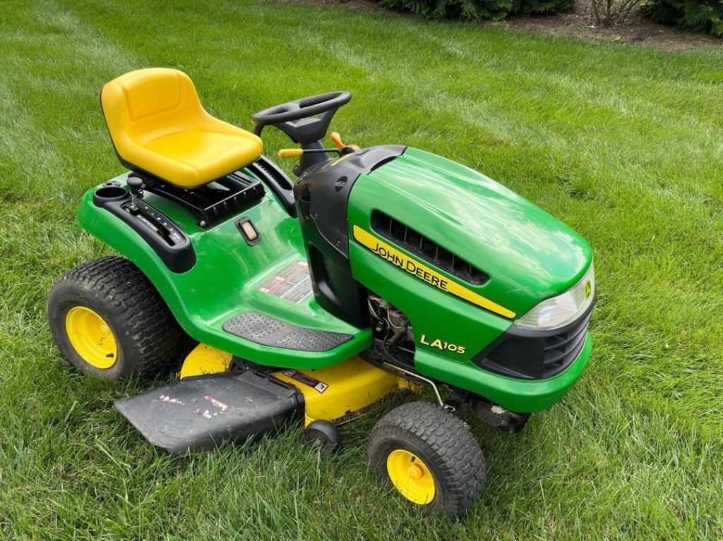 A John Deere LA105 lawn tractor.